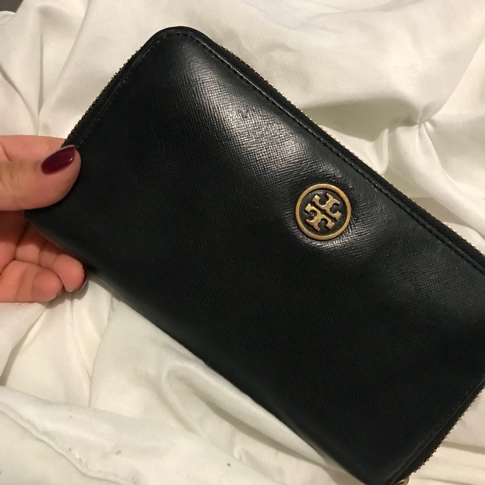 Tory burch wallet